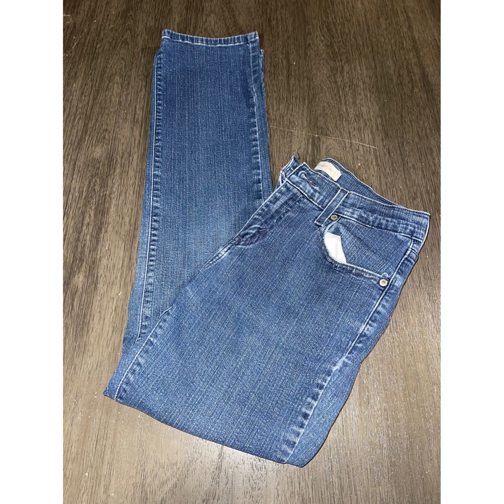 Levis Women 6M Blue 505 Straight Leg Jeans Medium Wash Embroidered Pockets